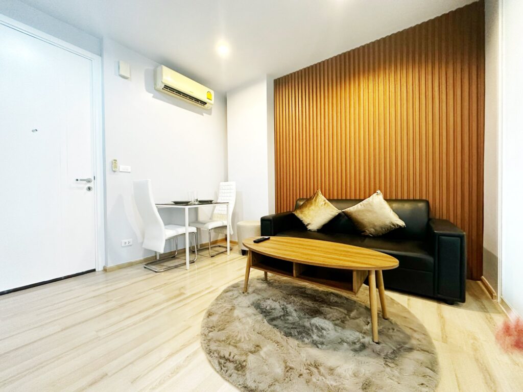 Cozy Condo for rent
 The Base Downtown, Close to Central Foresta department sto