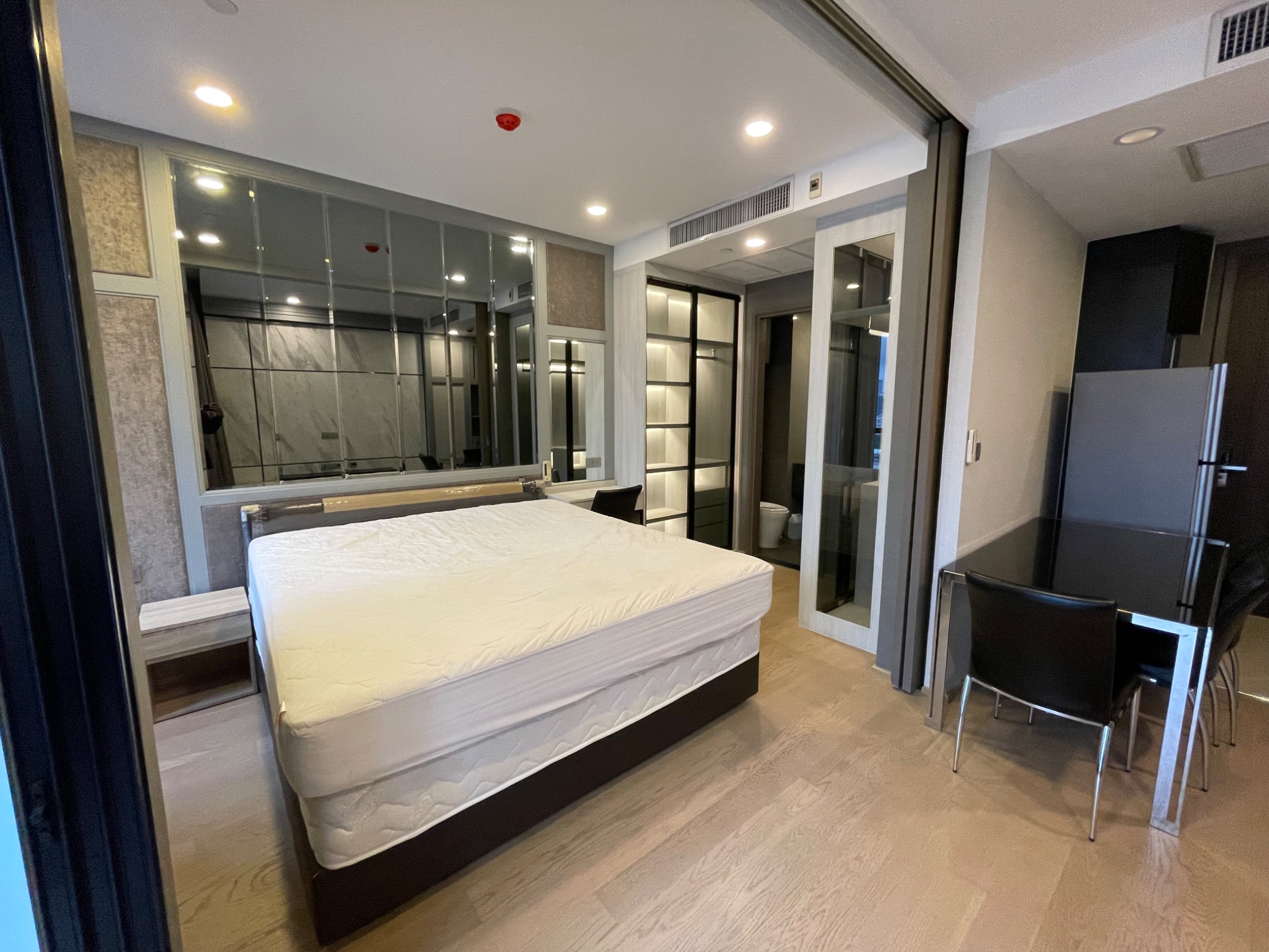 For rent แอชตัน จุฬา – สีลม
 (ASHTON CHULA – SILOM)
 Located “MRT Samyan” 1 Bedr…