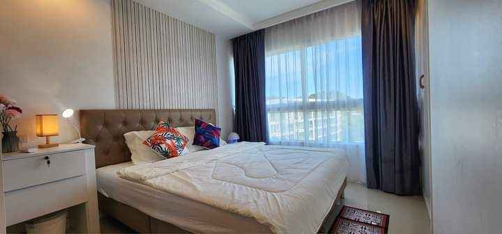 THE ROYAL PLACE Condominium for rent 
  6 floor, Pool view.  Location : Close t