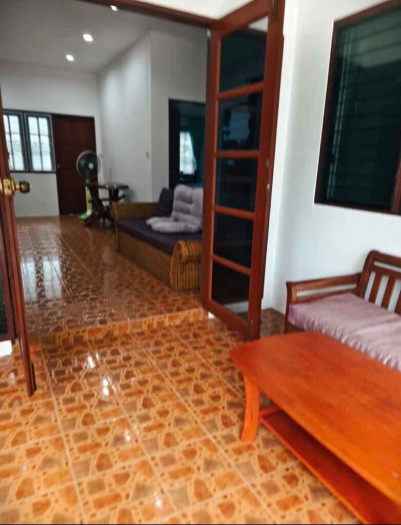 2 bedrooms house in Lamai 
 Great big green garden with fruits